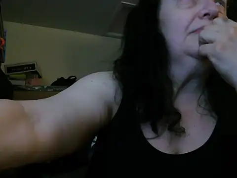 Snapshot of shadowdashlyla chatting on July 10, 2026, 3:39 am shadowdashlyla online show from July 10, 2026, 3:39 am