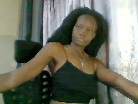 Snapshot of Sashalunar chatting on July 10, 2026, 12:05 pm Sashalunar online show from July 10, 2026, 12:05 pm