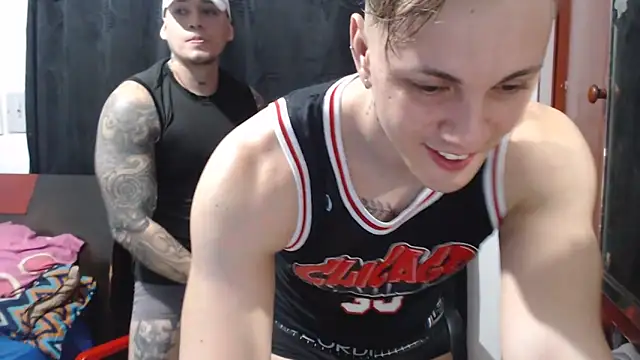 Snapshot of kike_energy chatting on October 25, 2025, 2:44 am kike energy online show from October 25, 2025, 2:44 am