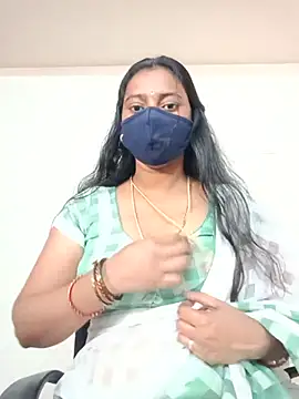 Snapshot of laxi_tamilponnu chatting on July 15, 2026, 5:03 am laxi tamilponnu online show from July 15, 2026, 5:03 am