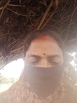 Snapshot of Suneeta2030 chatting on August 3, 2026, 9:59 am Suneeta2030 online show from August 3, 2026, 9:59 am