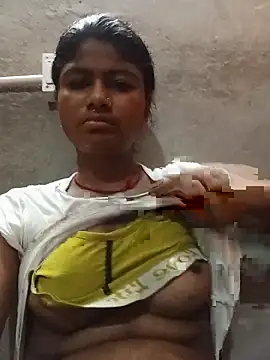 Snapshot of mahika_Sharma chatting on August 2, 2026, 9:34 pm mahika Sharma online show from August 2, 2026, 9:34 pm