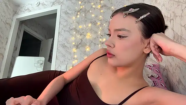 Snapshot of JenniferJenny_ chatting on July 15, 2026, 11:50 am JenniferJenny online show from July 15, 2026, 11:50 am