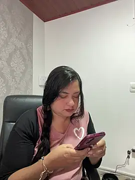 Snapshot of Antonella_Bernal chatting on July 15, 2026, 2:13 pm Antonella Bernal online show from July 15, 2026, 2:13 pm