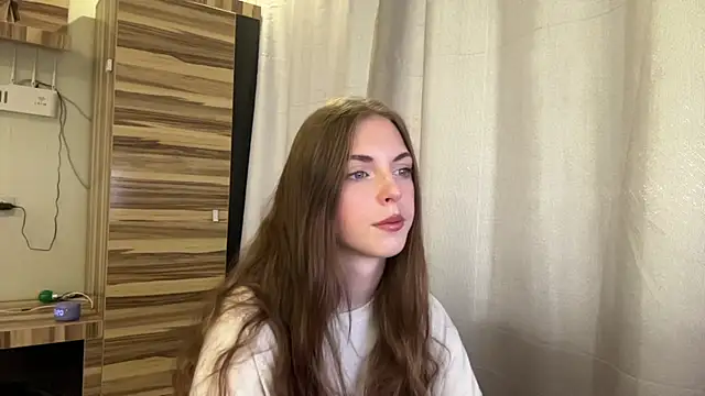 Snapshot of Clara_kitty chatting on July 16, 2026, 6:21 am Clara kitty online show from July 16, 2026, 6:21 am