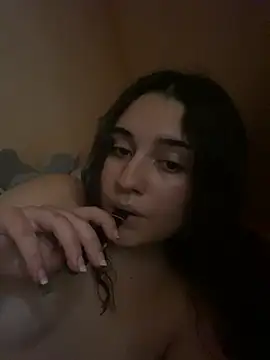 laylaabadeer online show from July 16, 2026, 11:51 am