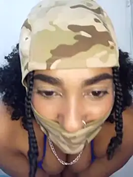 Snapshot of Neferttitt chatting on July 22, 2026, 5:26 pm Neferttitt online show from July 22, 2026, 5:26 pm