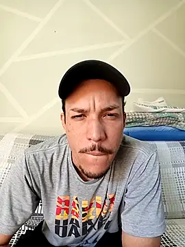 Snapshot of WillemPine chatting on July 21, 2026, 2:51 pm WillemPine online show from July 21, 2026, 2:51 pm