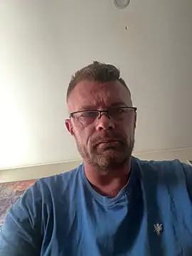 Snapshot of Alfredrolf chatting on July 19, 2026, 11:07 am Alfredrolf online show from July 19, 2026, 11:07 am
