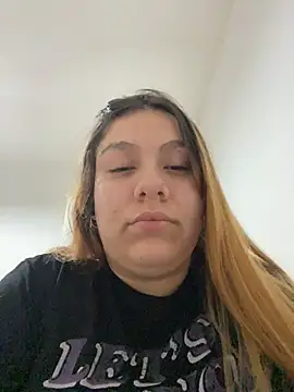 Snapshot of ninaa81 chatting on July 26, 2026, 10:38 pm ninaa81 online show from July 26, 2026, 10:38 pm