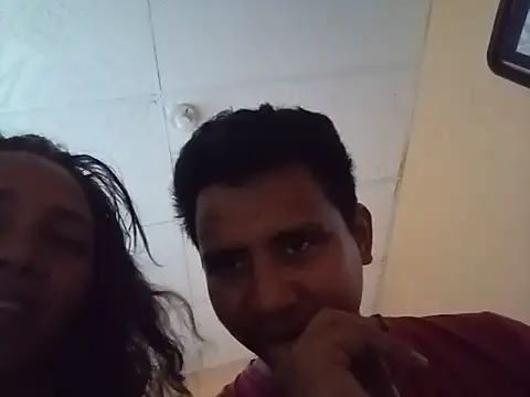 Snapshot of LauMar08 chatting on July 28, 2026, 6:31 pm LauMar08 online show from July 28, 2026, 6:31 pm