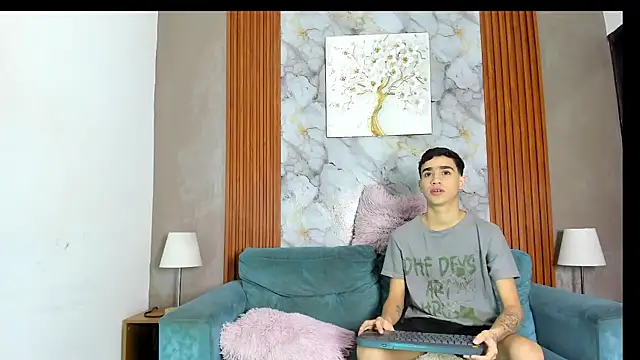 GOLDEN BOSS online show from July 23, 2026, 1:19 pm