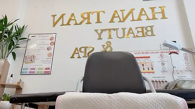 Snapshot of Katy_Bae chatting on November 6, 2025, 5:11 am Katy Bae online show from November 6, 2025, 5:11 am