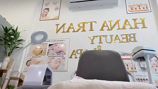 Snapshot of Katy_Bae chatting on September 19, 2025, 4:16 am Katy Bae online show from September 19, 2025, 4:16 am