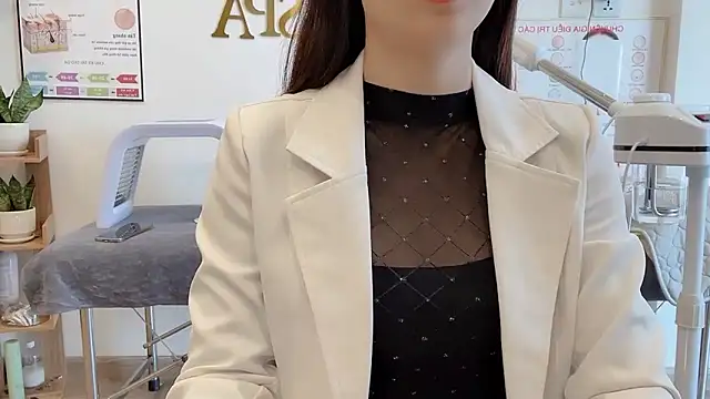 Snapshot of Katy_Bae chatting on November 12, 2025, 5:33 am Katy Bae online show from November 12, 2025, 5:33 am