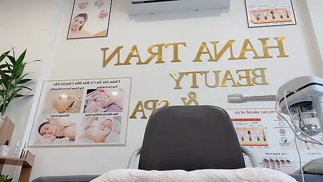 Snapshot of Katy_Bae chatting on October 8, 2025, 4:14 am Katy Bae online show from October 8, 2025, 4:14 am