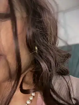 Snapshot of riri_brunnete chatting on March 1, 2026, 4:12 am riri brunnete online show from March 1, 2026, 4:12 am