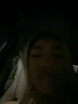 riri brunnete online show from May 22, 2026, 4:21 am
