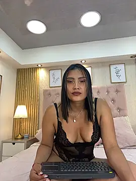 Snapshot of Taylor_Velvet chatting on July 25, 2026, 4:42 am Taylor Velvet online show from July 25, 2026, 4:42 am