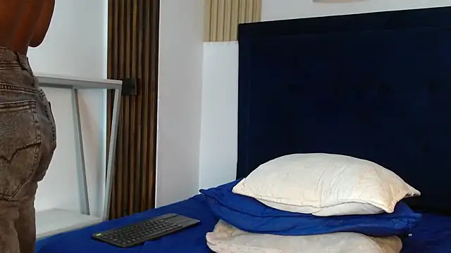 Snapshot of alexis_fernandez chatting on July 28, 2026, 8:52 pm alexis fernandez online show from July 28, 2026, 8:52 pm