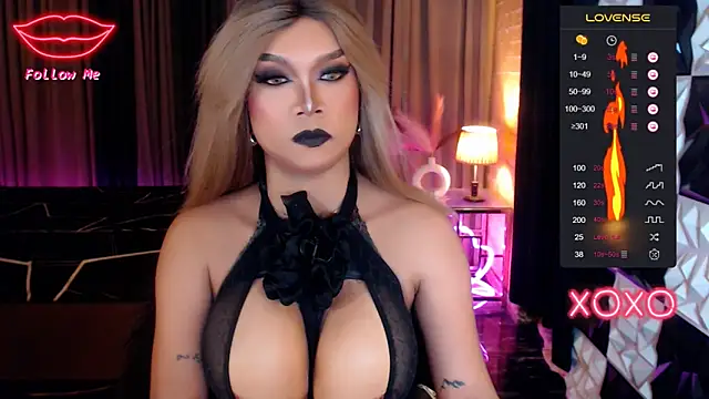 Snapshot of BigCockJewel chatting on October 29, 2025, 10:52 pm BigCockJewel online show from October 29, 2025, 10:52 pm