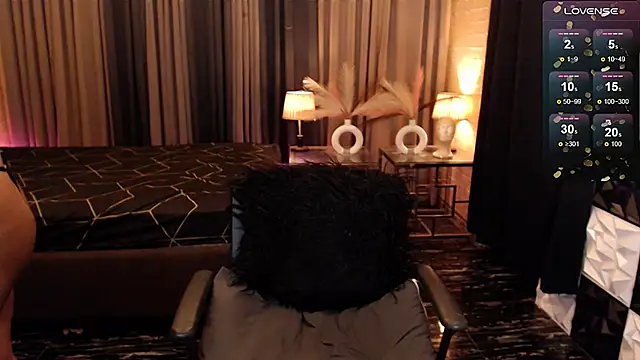 Snapshot of BigCockJewel chatting on October 17, 2025, 7:59 pm BigCockJewel online show from October 17, 2025, 7:59 pm