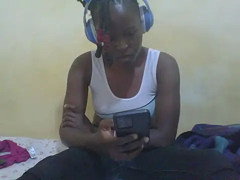 Snapshot of Shan-Avril chatting on July 24, 2026, 8:32 am Shan-Avril online show from July 24, 2026, 8:32 am
