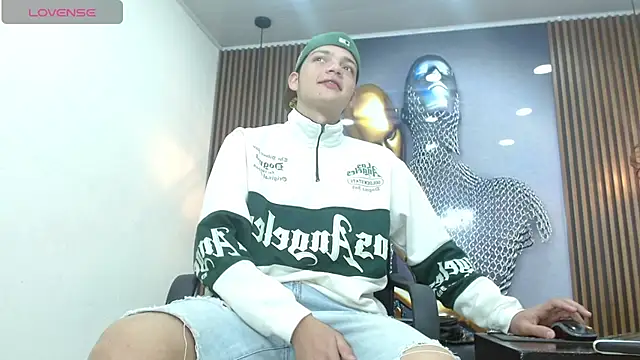 Snapshot of AlejoBussnek chatting on July 30, 2026, 12:26 pm AlejoBussnek online show from July 30, 2026, 12:26 pm