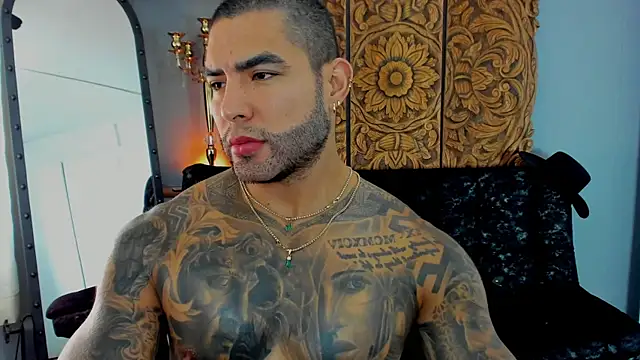 Snapshot of Aaron_Vega chatting on August 4, 2026, 2:54 pm Aaron Vega online show from August 4, 2026, 2:54 pm