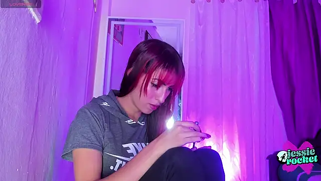 jessierocketx online show from November 18, 2025, 1:54 am