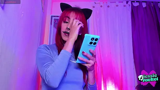 jessierocketx online show from October 29, 2025, 9:47 pm