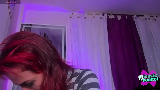 jessierocketx online show from October 28, 2025, 2:49 pm