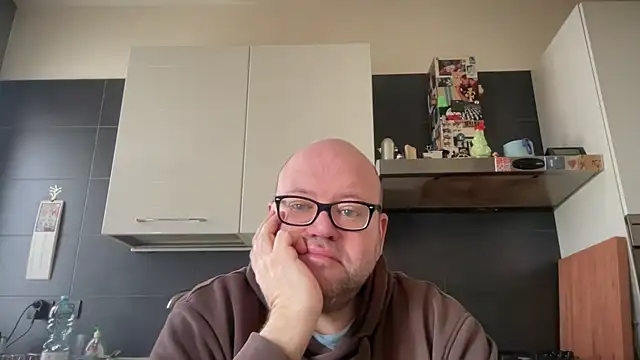 Snapshot of theitalianbear chatting on March 18, 2025, 10:50 am theitalianbear online show from March 18, 2025, 10:50 am