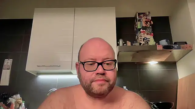 Snapshot of theitalianbear chatting on February 18, 2025, 6:15 pm theitalianbear online show from February 18, 2025, 6:15 pm