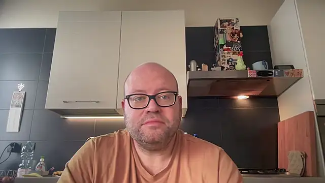 Snapshot of theitalianbear chatting on March 23, 2025, 6:37 am theitalianbear online show from March 23, 2025, 6:37 am