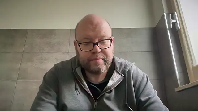 Snapshot of theitalianbear chatting on November 4, 2025, 8:29 am theitalianbear online show from November 4, 2025, 8:29 am