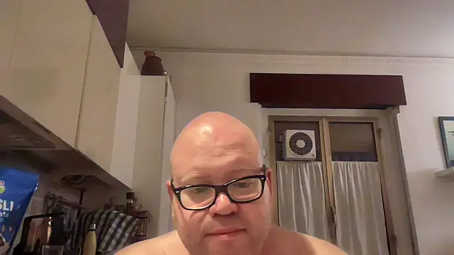 Snapshot of theitalianbear chatting on May 22, 2026, 2:53 am theitalianbear online show from May 22, 2026, 2:53 am