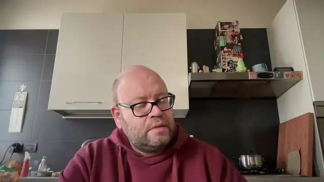 Snapshot of theitalianbear chatting on February 19, 2025, 11:17 am theitalianbear online show from February 19, 2025, 11:17 am