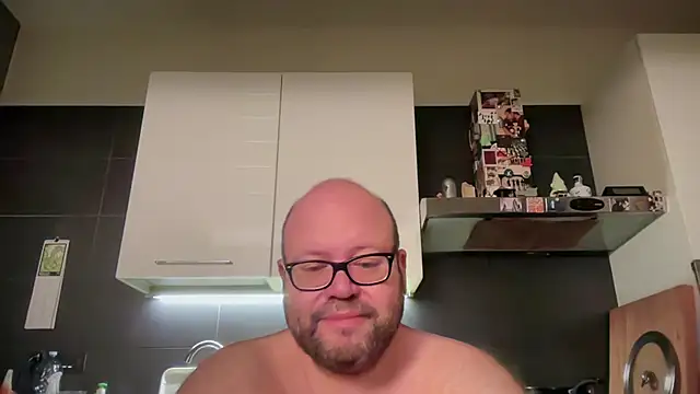 Snapshot of theitalianbear chatting on May 15, 2026, 11:03 pm theitalianbear online show from May 15, 2026, 11:03 pm
