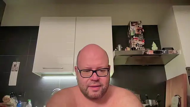 Snapshot of theitalianbear chatting on September 12, 2025, 4:01 am theitalianbear online show from September 12, 2025, 4:01 am