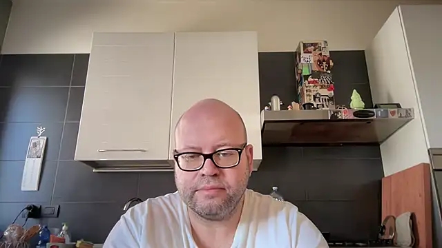 Snapshot of theitalianbear chatting on September 28, 2025, 10:44 am theitalianbear online show from September 28, 2025, 10:44 am