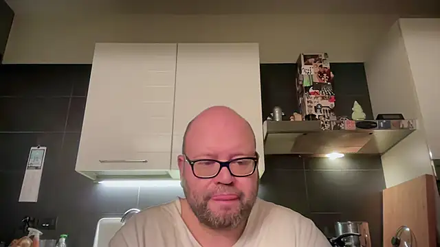 Snapshot of theitalianbear chatting on February 5, 2026, 5:47 am theitalianbear online show from February 5, 2026, 5:47 am