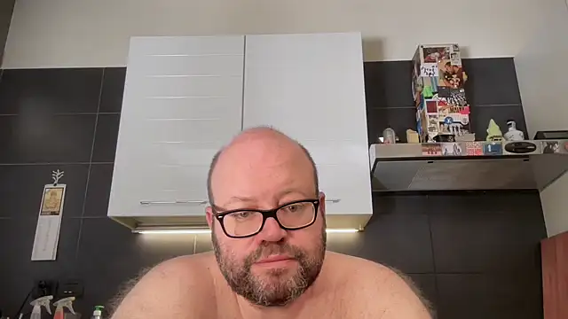 Snapshot of theitalianbear chatting on June 15, 2026, 8:03 am theitalianbear online show from June 15, 2026, 8:03 am