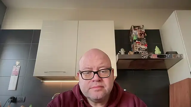 Snapshot of theitalianbear chatting on February 17, 2026, 8:22 am theitalianbear online show from February 17, 2026, 8:22 am