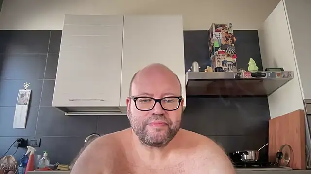 Snapshot of theitalianbear chatting on September 17, 2025, 11:01 am theitalianbear online show from September 17, 2025, 11:01 am