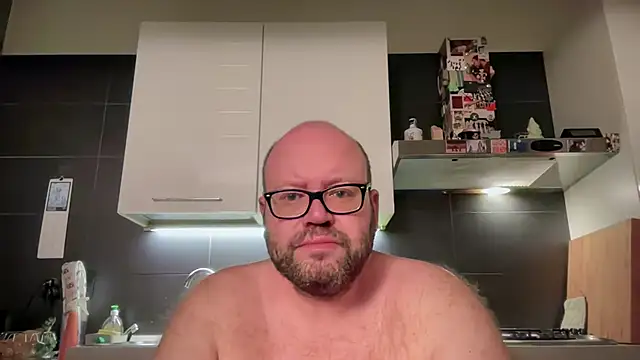 Snapshot of theitalianbear chatting on July 12, 2026, 2:34 am theitalianbear online show from July 12, 2026, 2:34 am