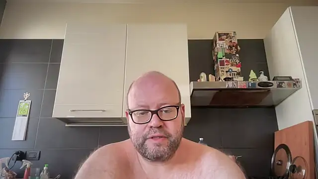 Snapshot of theitalianbear chatting on May 13, 2026, 11:28 am theitalianbear online show from May 13, 2026, 11:28 am