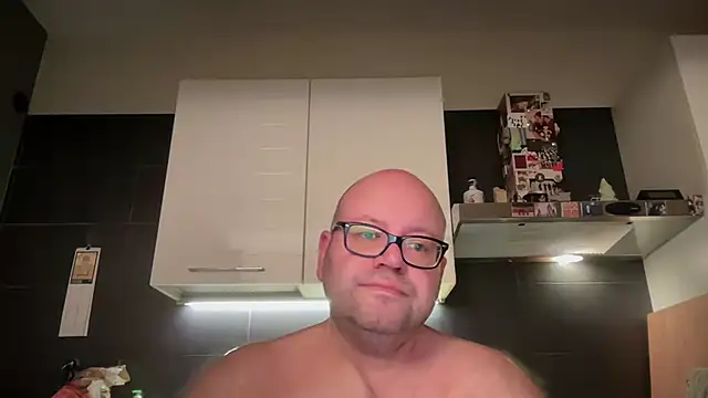 Snapshot of theitalianbear chatting on June 25, 2026, 2:20 am theitalianbear online show from June 25, 2026, 2:20 am