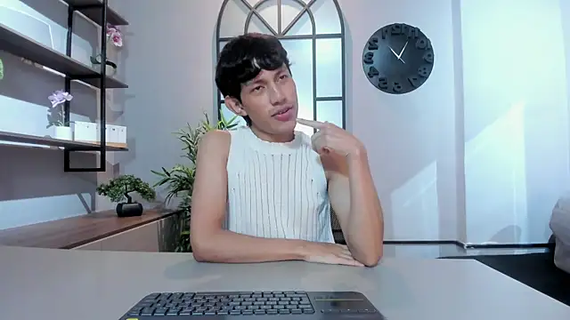 Pierre Leroy  online show from July 29, 2026, 3:50 am