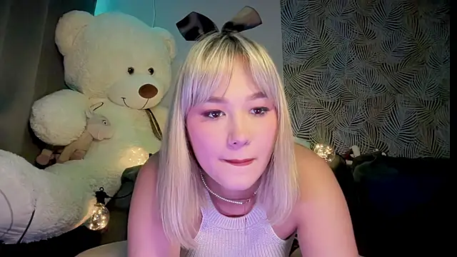 Snapshot of Aurora_meow chatting on August 2, 2026, 11:35 pm Aurora meow online show from August 2, 2026, 11:35 pm